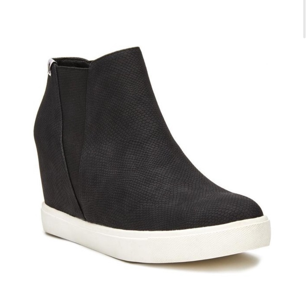 Matisse Lure Wedge Sneaker Size 8 🎁 Only worn a few times. Great condition! ⭐️